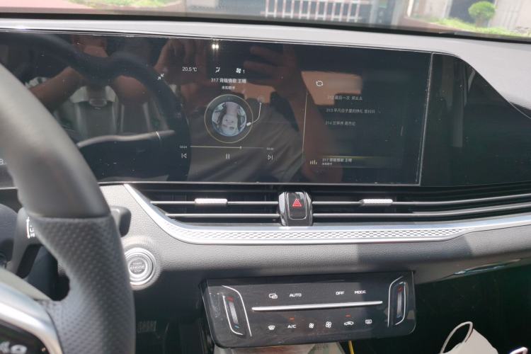 Used Bestune B70 2022 Third Generation 1.5T Automatic Enjoyment Version Audio And AC Panel