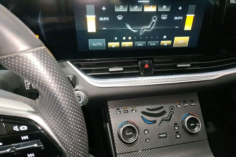 Used Bestune B70 2022 Third Generation 1.5T Automatic Enjoyment Version Audio And AC Panel