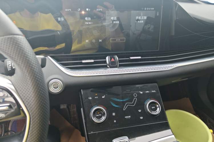 Used Bestune B70 2022 Third Generation 1.5T Automatic Enjoyment Version Audio And AC Panel