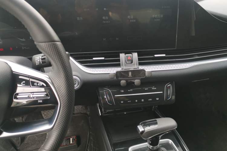 Used Bestune B70 2022 Third Generation 1.5T Automatic Enjoyment Version Audio And AC Panel
