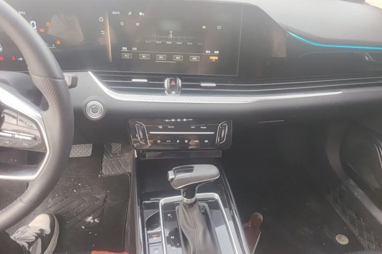 Used Bestune B70 2022 Third Generation 1.5T Automatic Enjoyment Version Audio And AC Panel