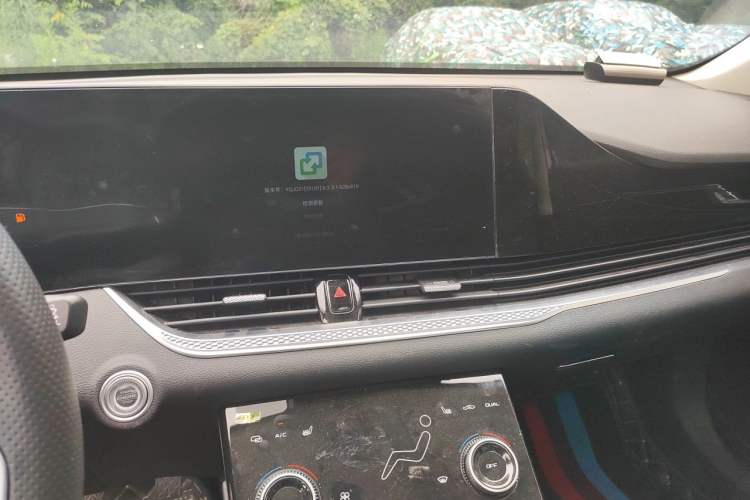 Used Bestune B70 2022 Third Generation 1.5T Automatic Enjoyment Version Audio And AC Panel