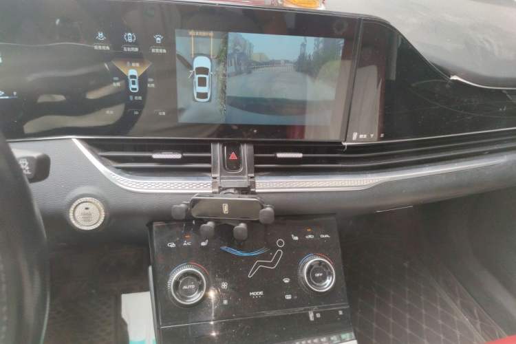 Used Bestune B70 2022 Third Generation 1.5T Automatic Premium Edition Audio And AC Panel
