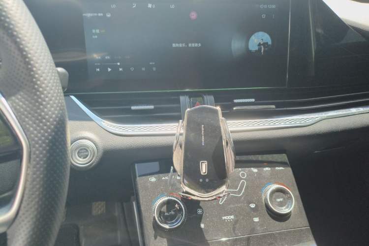 Used Bestune B70 2022 Third Generation 1.5T Automatic Enjoyment Version Audio And AC Panel
