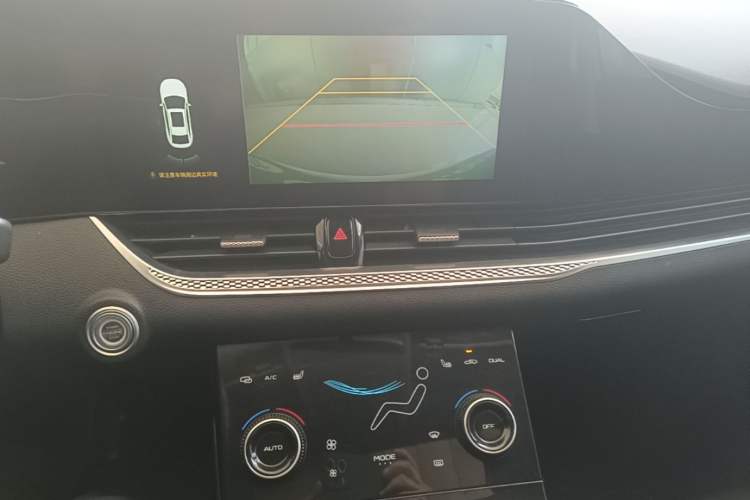 Used Bestune B70 2022 Third Generation 1.5T Automatic Enjoyment Version Audio And AC Panel
