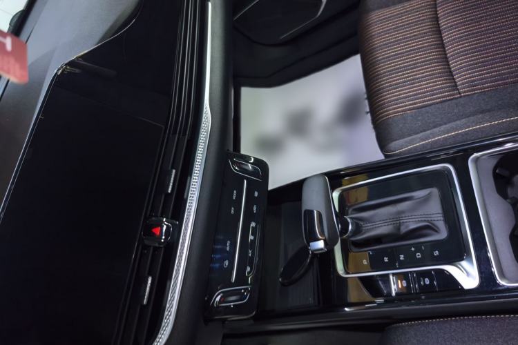 Used Bestune B70 2022 Third Generation 1.5T Automatic Enjoyment Version Audio And AC Panel
