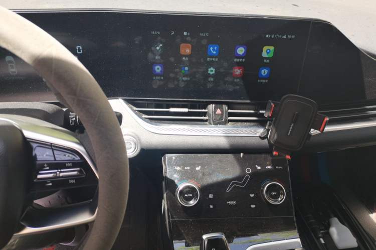 Used Bestune B70 2022 Third Generation 1.5T Automatic Premium Edition Audio And AC Panel