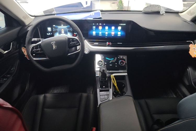 Used Bestune B70 2022 Third Generation 1.5T Automatic Premium Edition Center Console