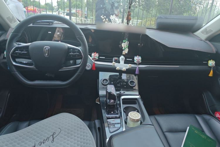 Used Bestune B70 2022 Third Generation 1.5T Automatic Enjoyment Version Center Console
