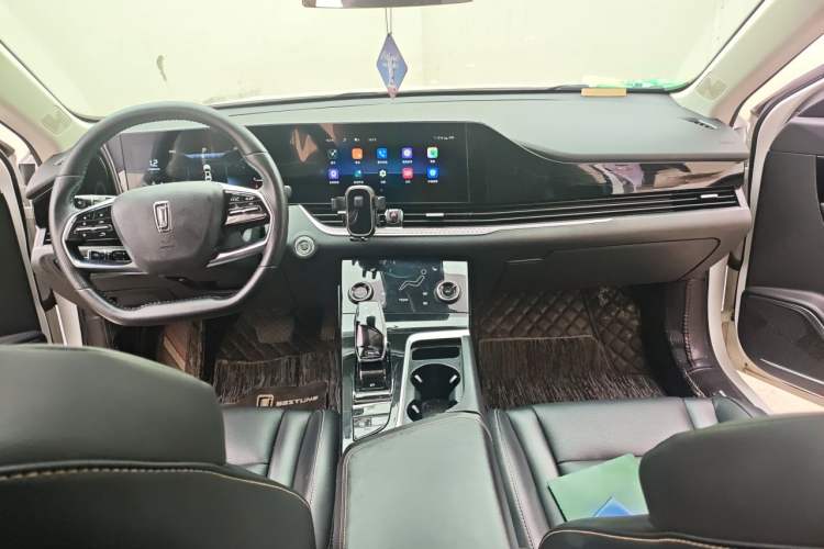 Used Bestune B70 2022 Third Generation 1.5T Automatic Premium Edition Center Console