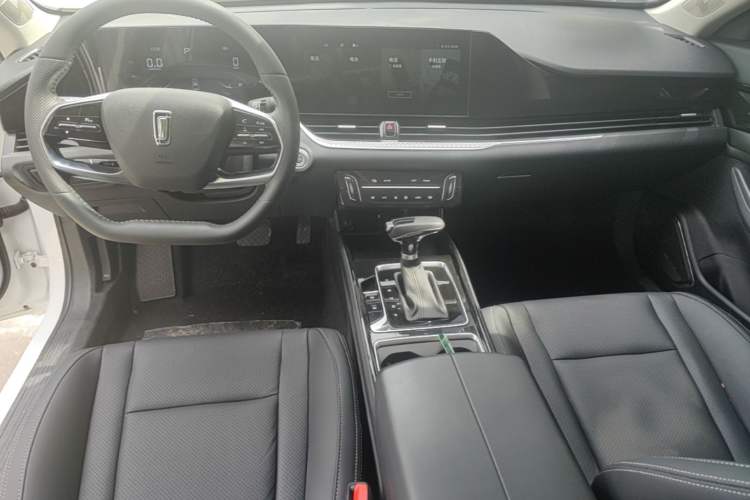 Used Bestune B70 2022 Third Generation 1.5T Automatic Enjoyment Version Center Console