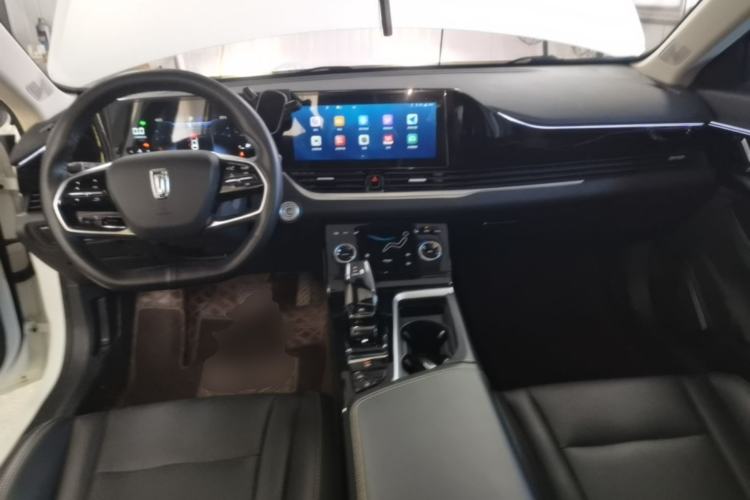 Used Bestune B70 2022 Third Generation 1.5T Automatic Premium Edition Center Console