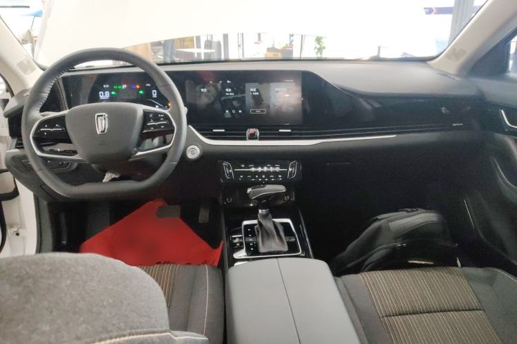 Used Bestune B70 2022 Third Generation 1.5T Automatic Enjoyment Version Center Console