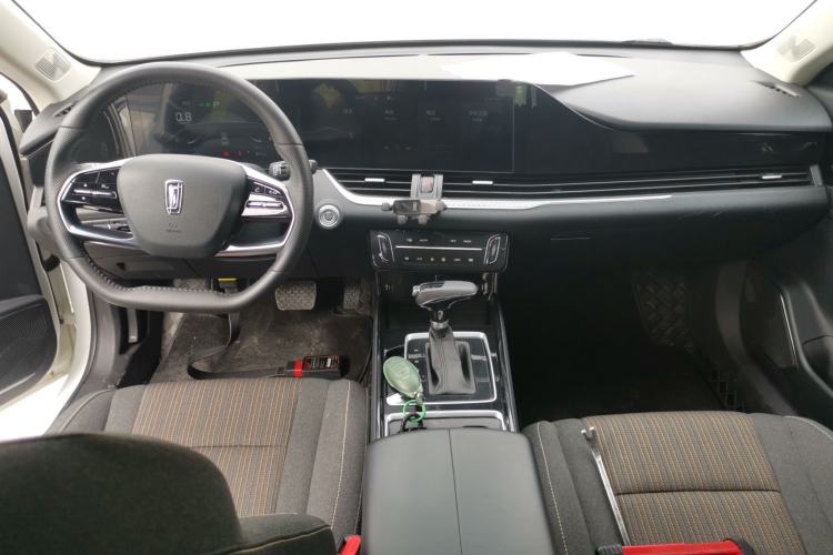 Used Bestune B70 2022 Third Generation 1.5T Automatic Enjoyment Version Center Console