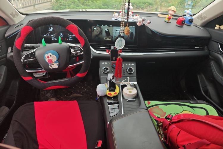 Used Bestune B70 2022 Third Generation 1.5T Automatic Enjoyment Version Center Console