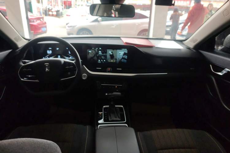 Used Bestune B70 2022 Third Generation 1.5T Automatic Enjoyment Version Center Console