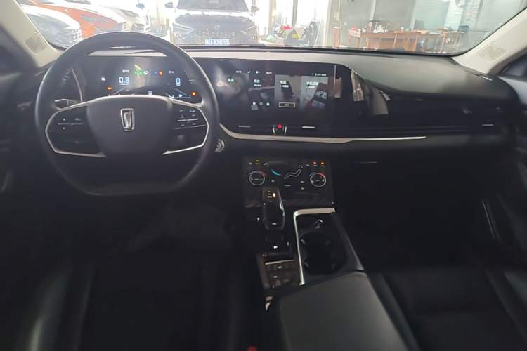 Used Bestune B70 2022 Third Generation 1.5T Automatic Enjoyment Version Center Console