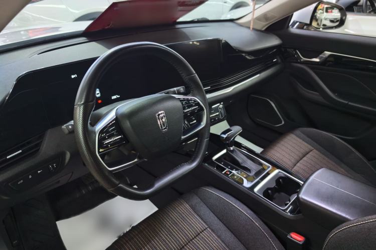 Used Bestune B70 2022 Third Generation 1.5T Automatic Enjoyment Version Center Console