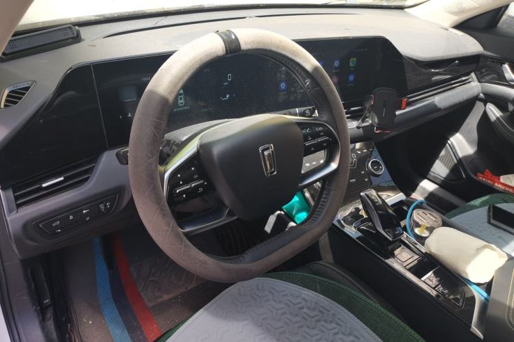 Used Bestune B70 2022 Third Generation 1.5T Automatic Premium Edition Center Console