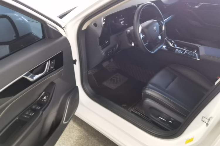 Used Bestune B70 2022 Third Generation 1.5T Automatic Premium Edition Driver Seat
