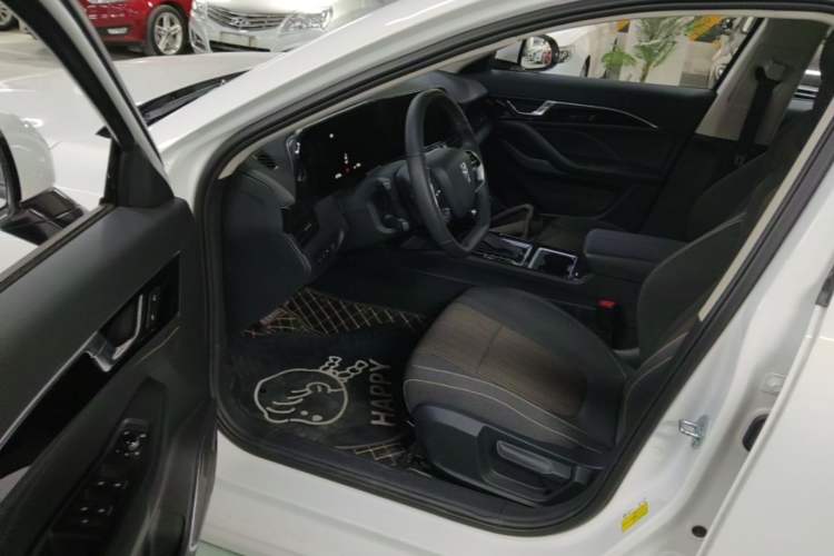 Used Bestune B70 2022 Third Generation 1.5T Automatic Enjoyment Version Driver Seat