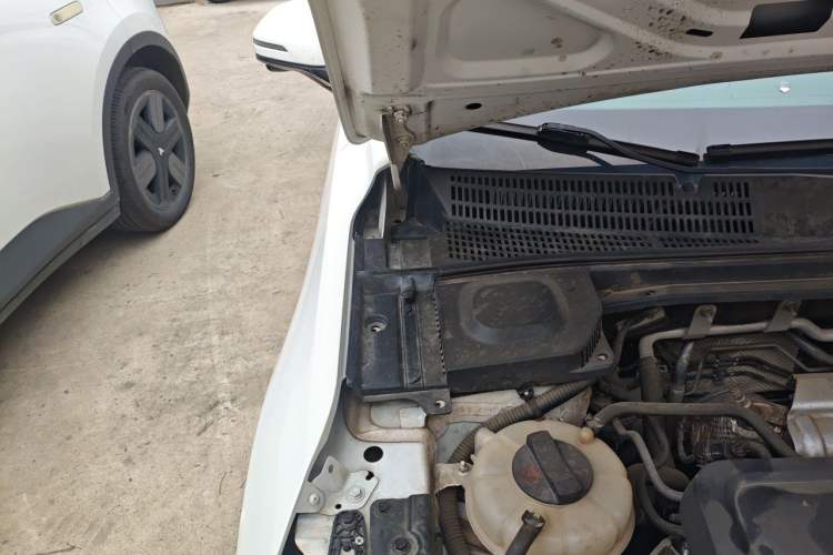 Used Bestune B70 2022 Third Generation 1.5T Automatic Premium Edition Engine Bay Right