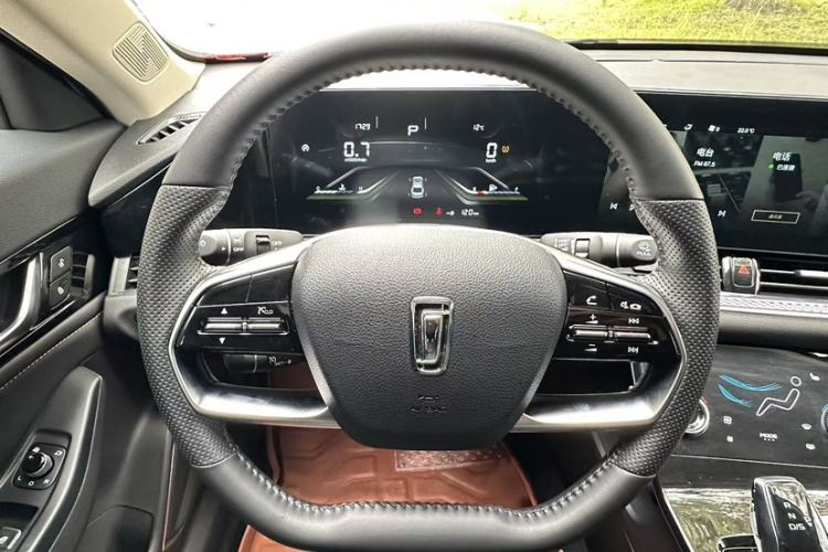 Used Bestune B70 2022 Third Generation 1.5T Automatic Enjoyment Version Exterior 2