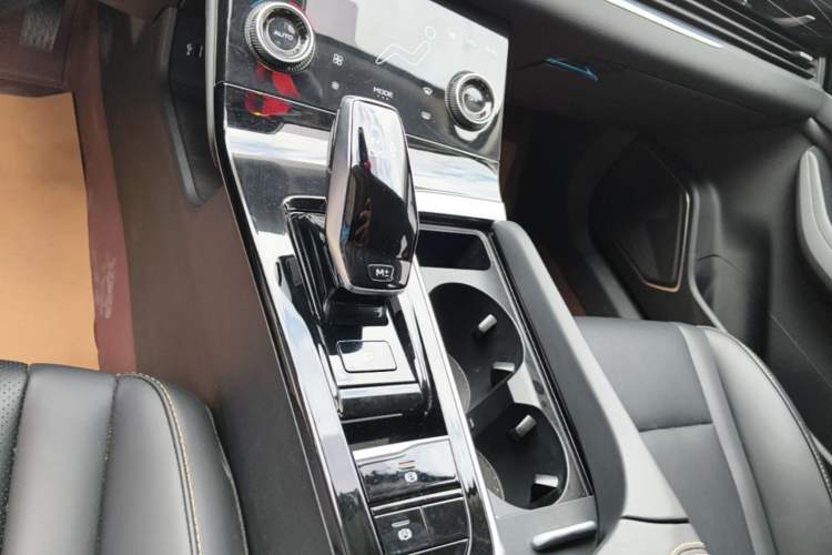 Used Bestune B70 2022 Third Generation 1.5T Automatic Enjoyment Version Gear Lever