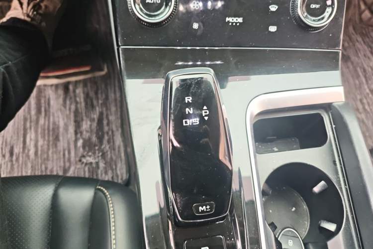Used Bestune B70 2022 Third Generation 1.5T Automatic Premium Edition Gear Lever