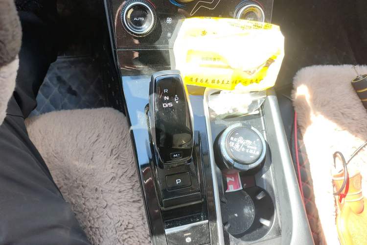 Used Bestune B70 2022 Third Generation 1.5T Automatic Enjoyment Version Gear Lever