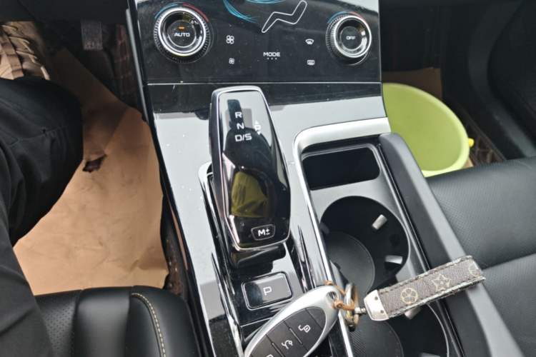 Used Bestune B70 2022 Third Generation 1.5T Automatic Enjoyment Version Gear Lever