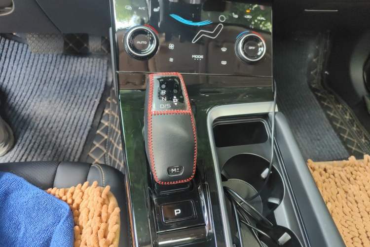 Used Bestune B70 2022 Third Generation 2.0T Automatic Premium Edition Gear Lever