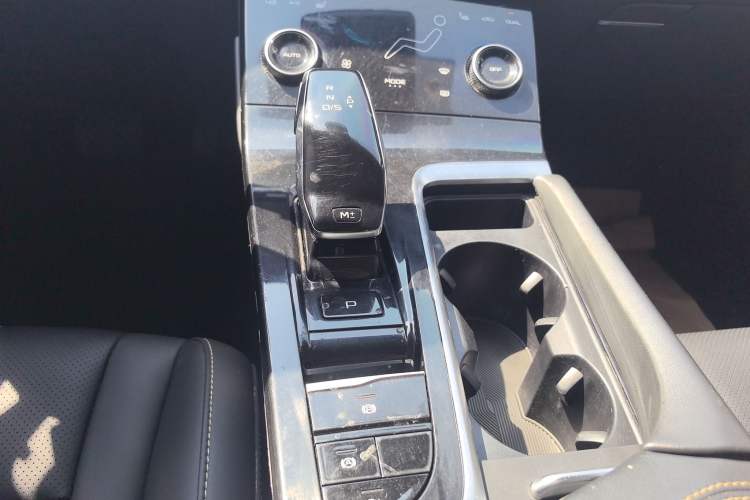 Used Bestune B70 2022 Third Generation 1.5T Automatic Premium Edition Gear Lever