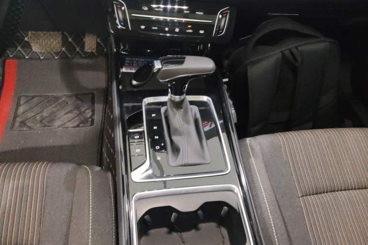 Used Bestune B70 2022 Third Generation 1.5T Automatic Enjoyment Version Gear Lever