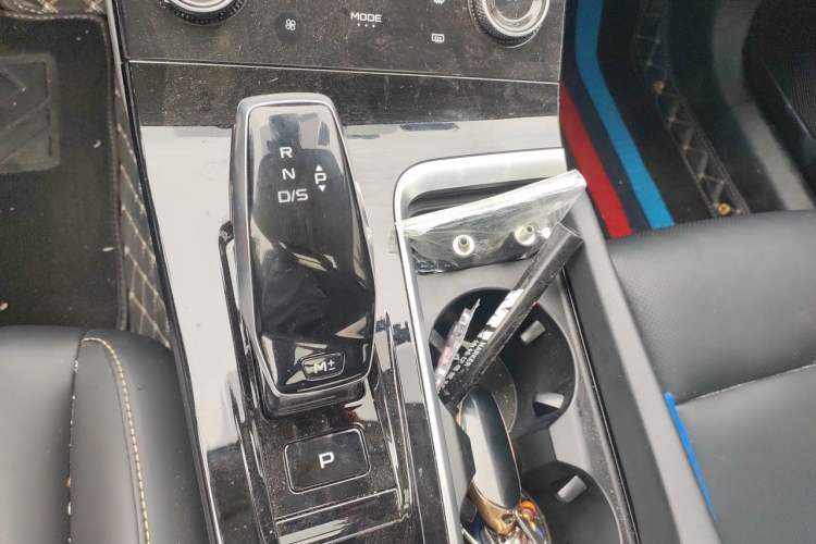 Used Bestune B70 2022 Third Generation 1.5T Automatic Enjoyment Version Gear Lever