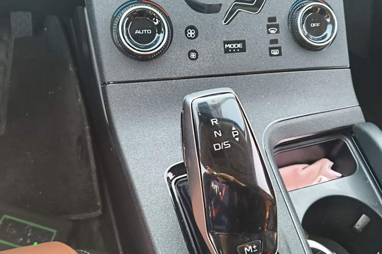 Used Bestune B70 2022 Third Generation 1.5T Automatic Enjoyment Version Gear Lever