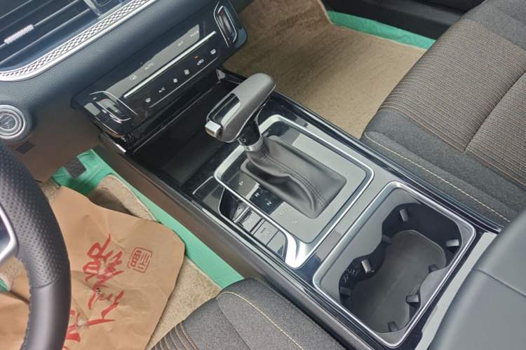 Used Bestune B70 2022 Third Generation 1.5T Automatic Enjoyment Version Gear Lever