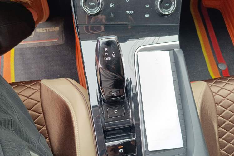 Used Bestune B70 2022 Third Generation 1.5T Automatic Enjoyment Version Gear Lever