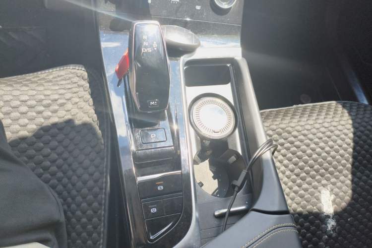 Used Bestune B70 2022 Third Generation 1.5T Automatic Enjoyment Version Gear Lever