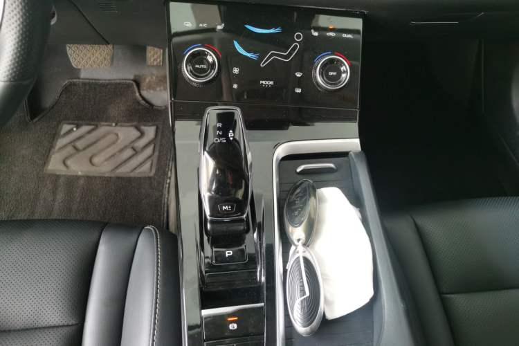 Used Bestune B70 2022 Third Generation 1.5T Automatic Premium Edition Gear Lever
