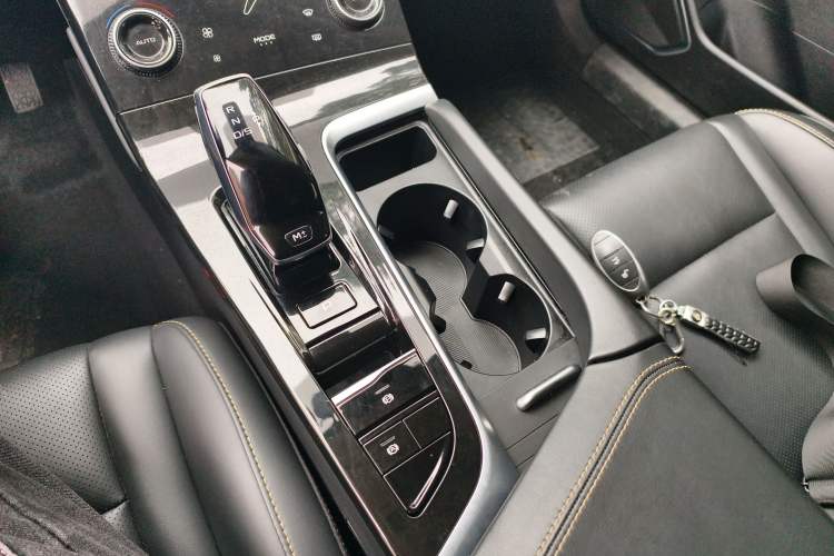 Used Bestune B70 2022 Third Generation 1.5T Automatic Enjoyment Version Gear Lever