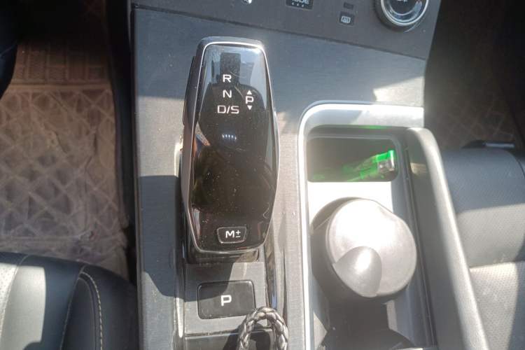 Used Bestune B70 2022 Third Generation 1.5T Automatic Enjoyment Version Gear Lever