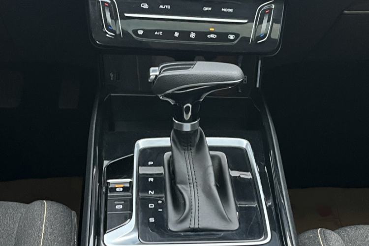 Used Bestune B70 2022 Third Generation 1.5T Automatic Enjoyment Version Gear Lever