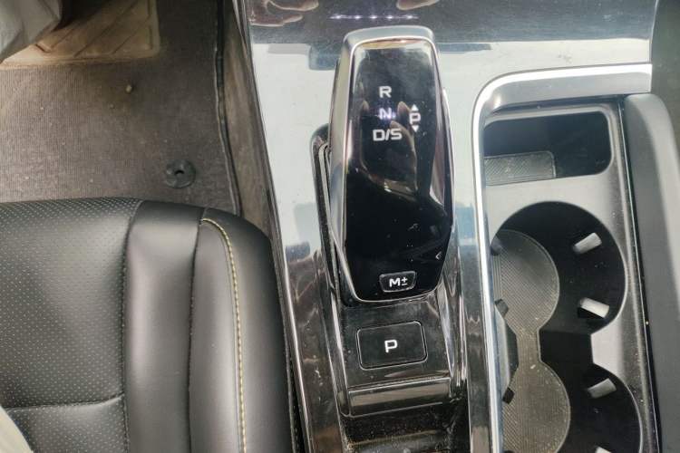Used Bestune B70 2022 Third Generation 1.5T Automatic Premium Edition Gear Lever