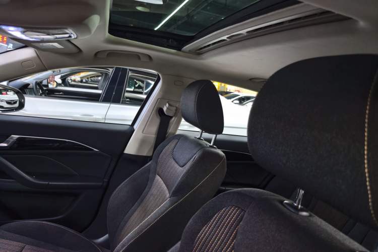 Used Bestune B70 2022 Third Generation 1.5T Automatic Enjoyment Version Headliner