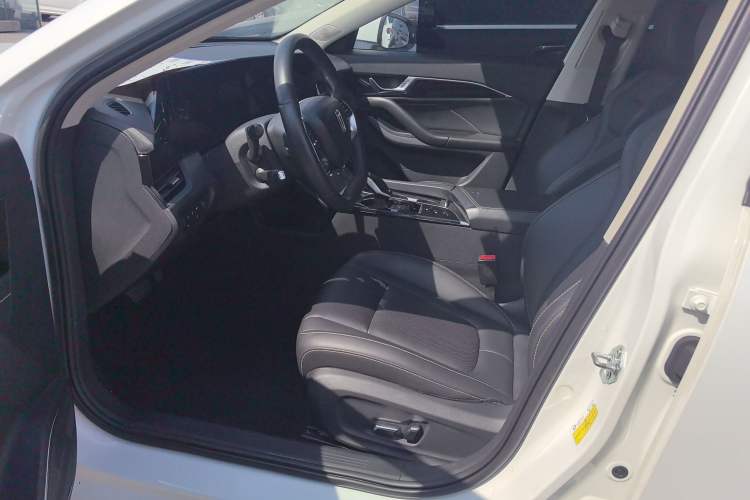 Used Bestune B70 2022 Third Generation 1.5T Automatic Premium Edition Interior 3