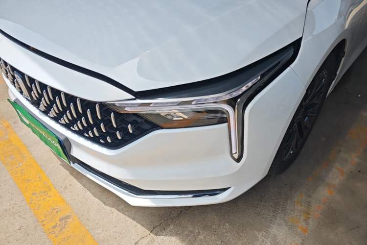 Used Bestune B70 2022 Third Generation 1.5T Automatic Enjoyment Version Left Front Headlight