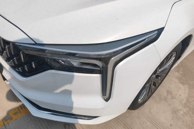 Used Bestune B70 2022 Third Generation 1.5T Automatic Enjoyment Version Left Front Headlight