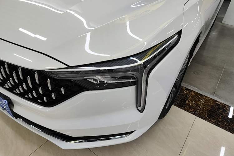 Used Bestune B70 2022 Third Generation 1.5T Automatic Enjoyment Version Left Front Headlight