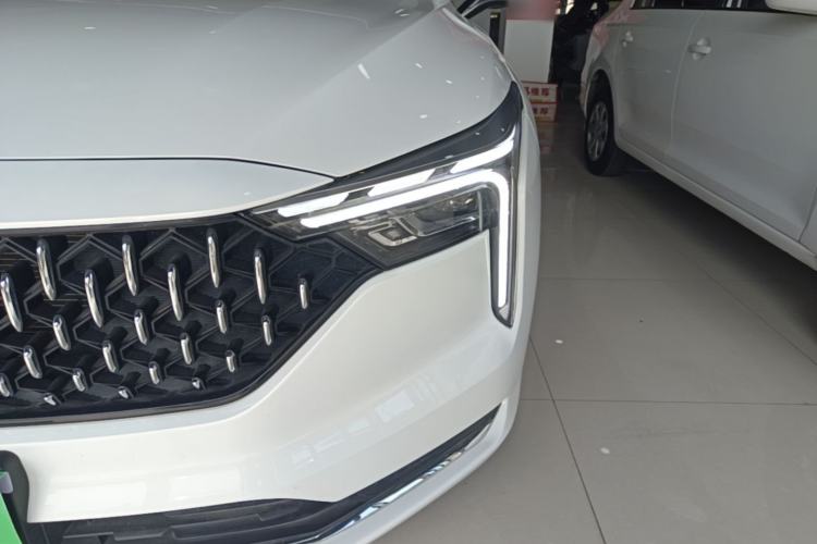 Used Bestune B70 2022 Third Generation 1.5T Automatic Enjoyment Version Left Front Headlight
